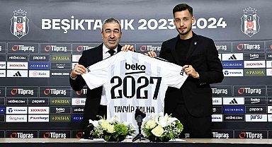 Beşiktaş, Tayyip Talha Sanuç ile 3 genç futbolcusunun sözleşmesini yeniledi