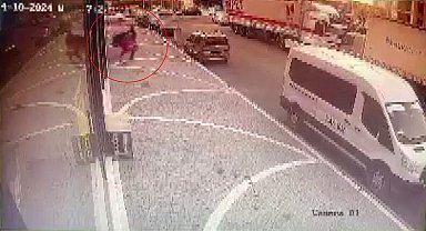 Beylikdüzü'nde bayram namazını fırsat bilen hırsızlar kamerada: Bisiklet ve akülü araba çaldılar