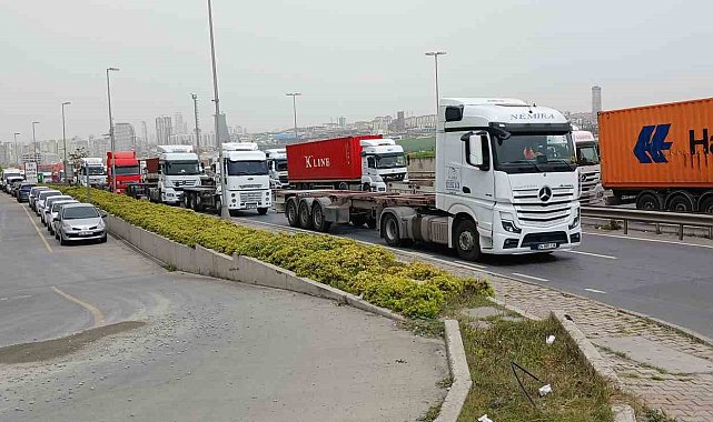 Beylikdüzü'nde tır kornaları mahalleliyi isyan ettirdi