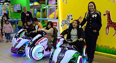 Bingöl polisinden özel çocuklarla özel gün