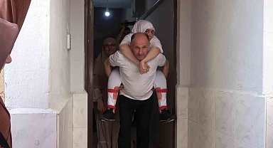 Bir araya geldiler, yürüyemeyen Fikriye'yi konvoyla umreye gönderdiler