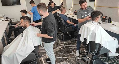 Birçok bayram geleneği yok olurken, tıraş geleneği devam ediyor