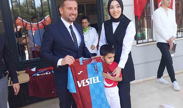 Birhan Emre Yazıcı'dan özel eğitimli çocuklara anlamlı hediye
