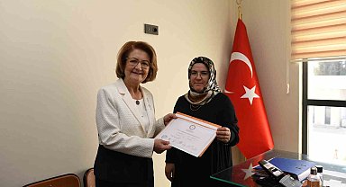Birsen Çelik ustalık dönemi için mazbatasını aldı