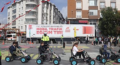 Bozüyük'te 'Mobil Trafik Eğitim Tırı'nda öğrencilere eğitim verildi