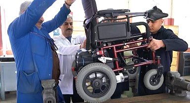 Bu lise fabrika gibi çalışıyor