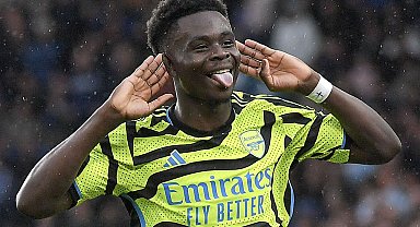 Bukayo Saka, kariyer sezonunu geçiriyor