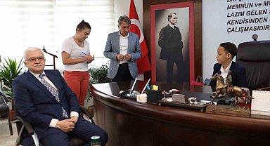 Burhaniye'de çocuk başkan makamı devraldı