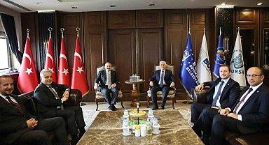 Bursa siyasetinde örnek hareket