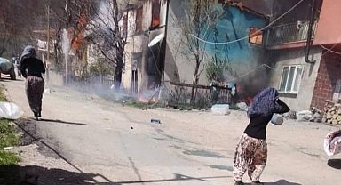 Bursa'da 3 ev alev alev yandı