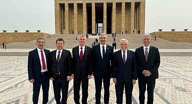 Bursa'da CHP'den seçilen başkanlar Yerel Yönetimler Çalıştayı'na katıldı