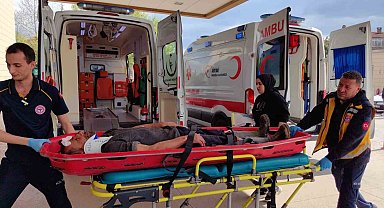 Bursa'da otomobil devrildi : 4 yaralı