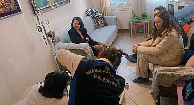 Büyükşehir evde bakım hizmeti ekipleri reçete yazmaya başladı