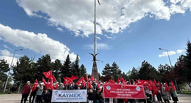 Büyükşehir KAYMEK öğrencilerinden Şehitler Haftası'nda anlamlı ziyaret