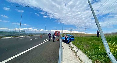 Çanakkale'de kontrolden çıkan araç takla attı: 1 ölü, 1 yaralı