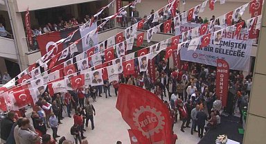 Çankaya Belediye Başkanı Güner ayağının tozuyla toplu iş sözleşmesini imzaladı