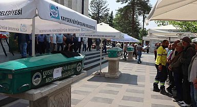 Canlı yayın yaparken kamyon çarpması sonucu hayatını kaybeden sosyal medya fenomeni toprağa verildi