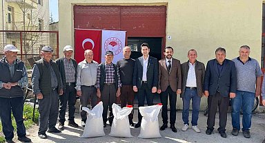 Çavdarhisar'da çiftçilere yüzde 50 hibeli 37 bin 500 kilogram nohut tohumu dağıtıldı