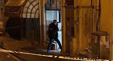 Çay ocağının camını kıran şahsı vurdu