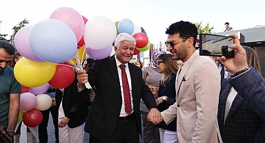 Cerrahpaşa Tıp Fakültesi Hastanesi'nde yatan çocuklara sürpriz