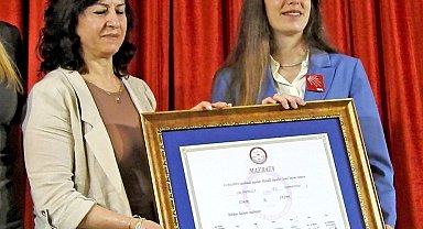 Çeşme'nin ilk kadın Belediye Başkanı Lal Denizli görevine başladı