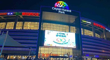 Ceylan Karavil AVM, Otizm Farkındalık Günü'nde mavi ışık yaktı