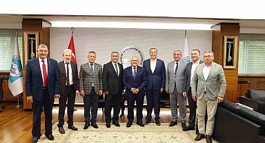 CHP heyetinden Başkan Büyükkılıç'a hayırlı olsun ziyareti
