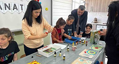 Çiçekdağı ilçesinde çocuklar, ebru sanatıyla tanıştı