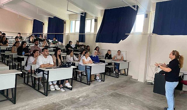 Çine'de üniversite öğrencilerine "Narkogençlik Eğitimi" verildi
