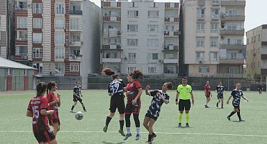 Cizre kadın futbol takımı, Bitlis'i 3-2 yendi