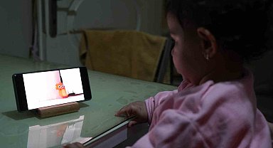Çocuğu susturmada kullanılan 'ekran', beyinde kalıcı hasar bırakıyor