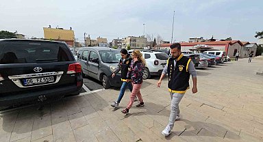 Çocuğuyla parkta ilgilenen annenin 420 gram altınını çalan kadın tutuklandı