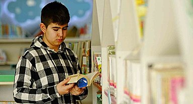 Çocuk Kütüphanesi sayesinde 4 yılda 400 kitap okudu