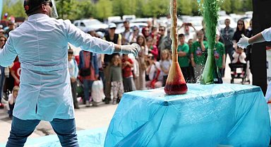 Çocuklar bayramı bilim şovlarıyla kutluyor