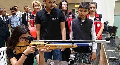 Çocuklar ilk defa havalı tüfekle atış yaptı, körling oynadı