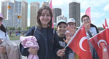 Çocuklar "TRT 46. Uluslararası 23 Nisan Çocuk Şenliği"nde bir araya geldi