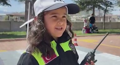 Çocuklar trafik polisi oldu, denetimlere katıldı