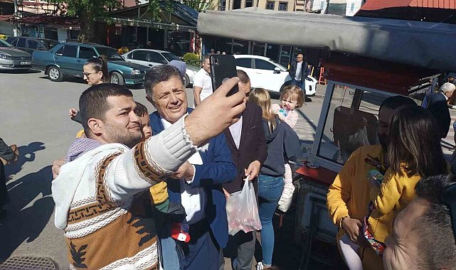 Çocuklardan Başkan Yalçınkaya'ya büyük sevgi