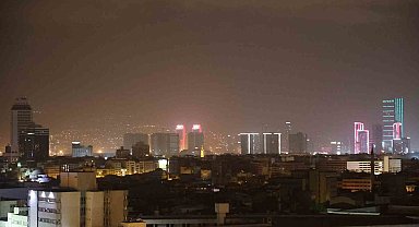 Çöl tozu bulutu İzmir'de etkisini sürdürüyor