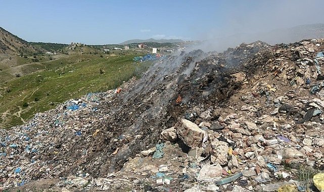 Çöp alanındaki dumanlar ilçeyi rahatsız ediyor