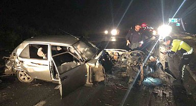 Çorlu'da feci kaza: Hurdaya dönen otomobilin motoru çıktı