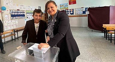 Cumhuriyet tarihi boyunca Afyon'un seçilen ilk kadın belediye başkanı oldu