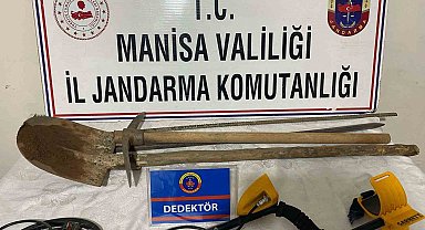 Defineciler suçüstü yakalandı