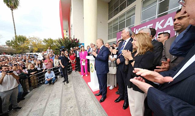 Demirçalı: "Parti rozetimi bir kenara bıraktım"
