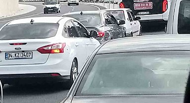 Denizli - Antalya karayolunda bayram trafiği yaşanıyor