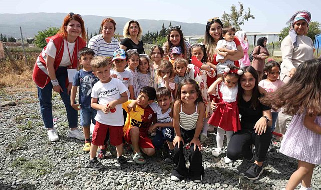 Depremzede çocuklara özel 23 Nisan şenliği