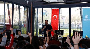 Derince Kütüphanesi'nde gençlerle söyleşiler başladı
