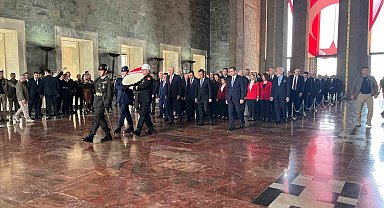 Devlet erkanı Anıtkabir'de