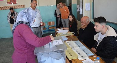 Didim'de seçmenler, 16 muhtardan 11'ini değiştirdi