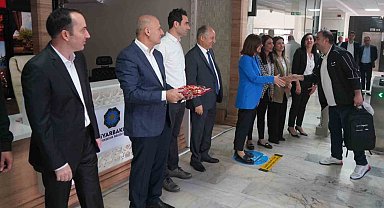 Diyarbakır Büyükşehir Belediye Başkanı Bucak, personeli karşıladı